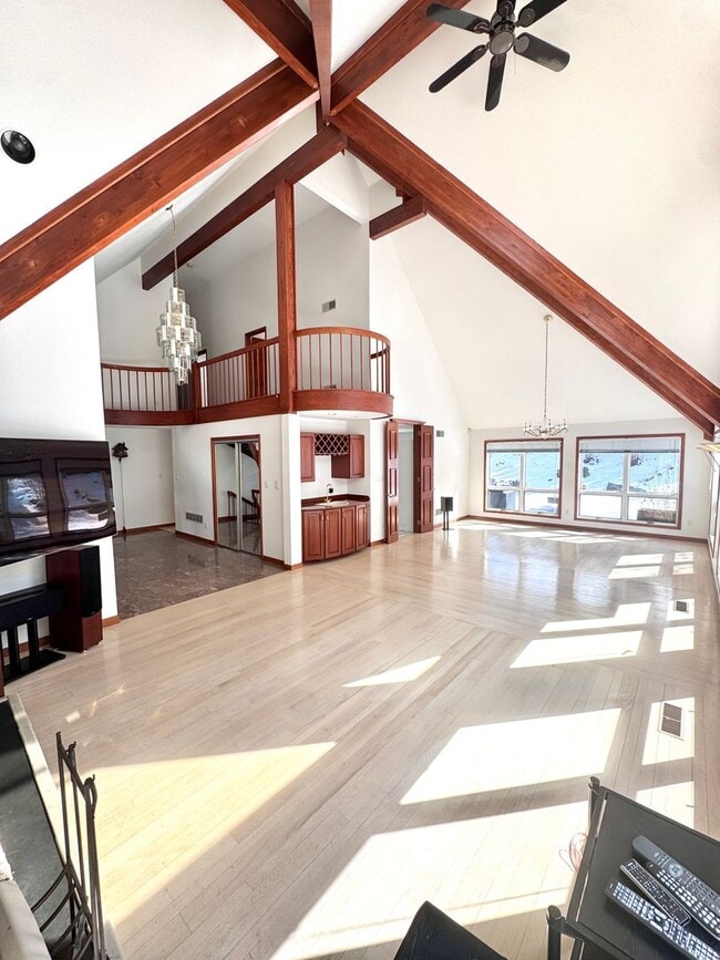 Building Photo - GRAND FIVE BEDROOM HOME