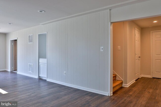 Building Photo - 5423 Rilian Ct