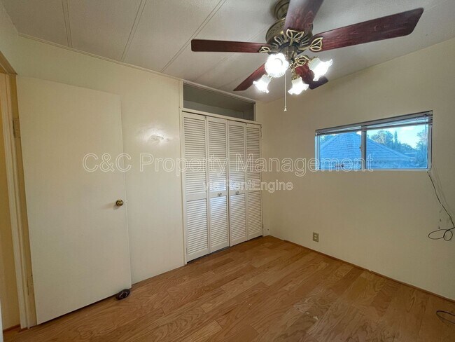 Building Photo - 17042 Esperanza Dr