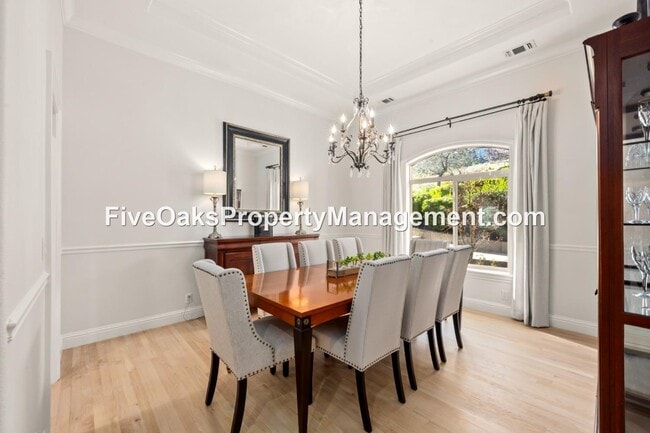 Building Photo - 5185 Mertola Dr