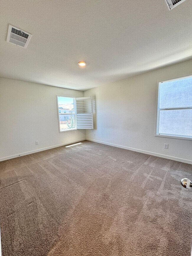 Building Photo - 8768 Scenic Sky Dr
