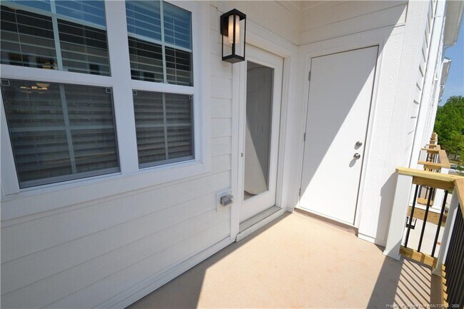 Building Photo - 8535 Marvino Ln