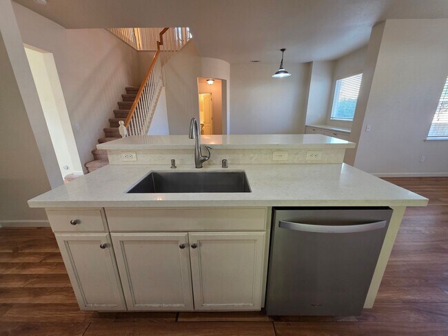 Building Photo - 4 bedroom in north Turlock!