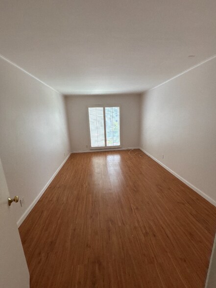 Building Photo - 300 Cagney Ln