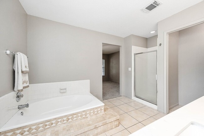 Building Photo - 17203 Kettle Creek Dr