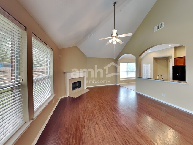 Building Photo - 25118 Auburn Terrace Dr