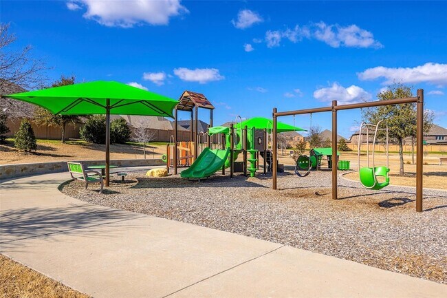 Building Photo - 905 Lady Bird Dr