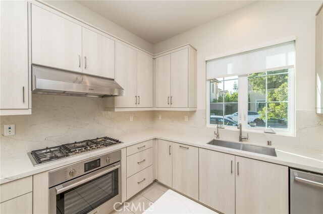 Building Photo - 111 Winnett