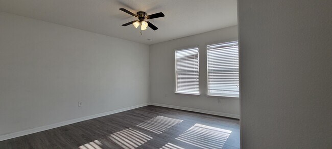 Building Photo - 2391 Beacon Landing Cir