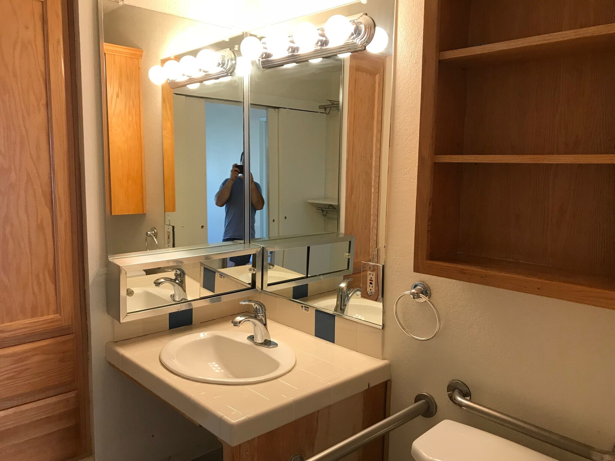 Building Photo - 24312 Dunlavy Ct