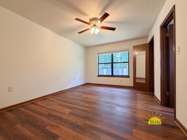 Building Photo - Beautifully Updated 3BR Home in Mary Esther!