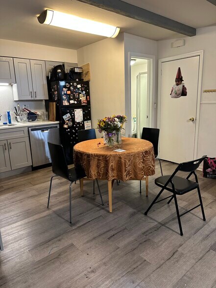 Building Photo - 510 S Juniper St