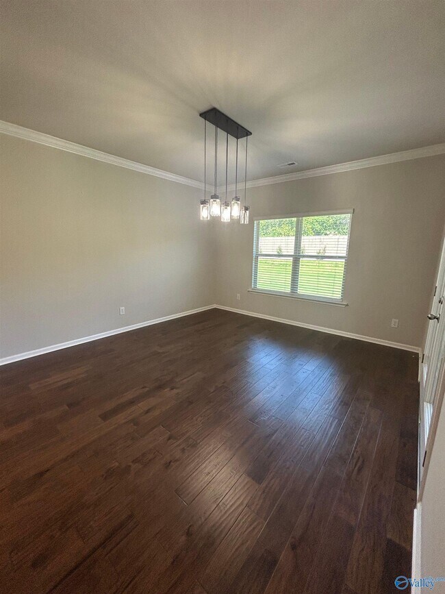 Building Photo - 7040 Regency Ln SE