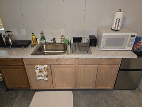 Building Photo - 481 Green Tree Dr