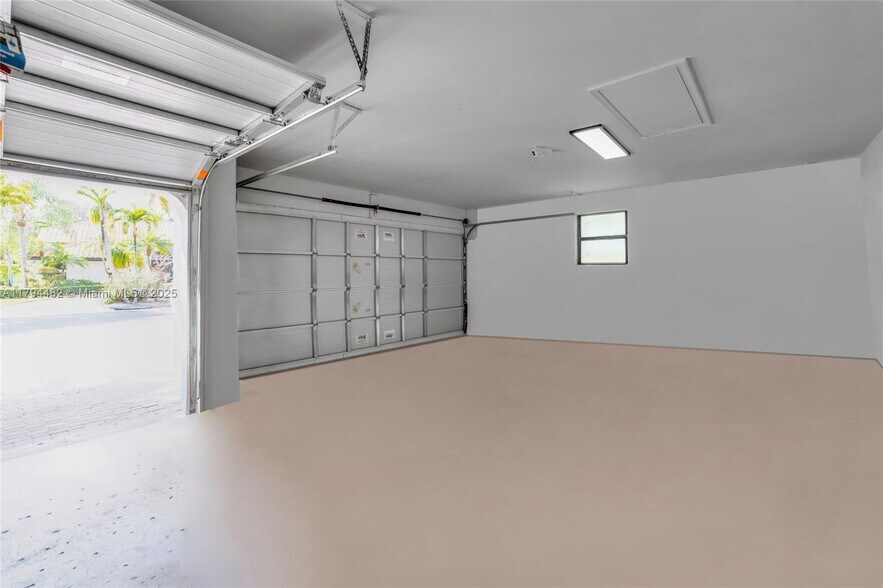 Building Photo - 6586 NW 97th Dr