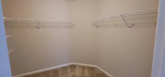 Building Photo - 7747 Sunnydale Ln