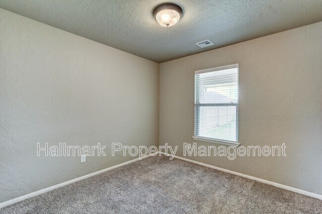 Building Photo - 1549 SW 96th St