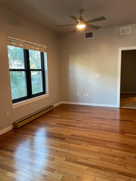 Building Photo - 400 4th Ave S