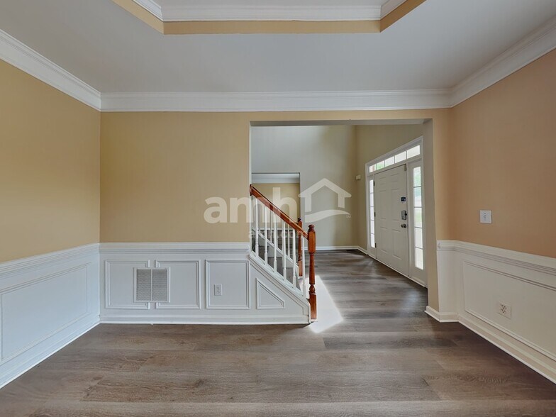 Building Photo - 1387 Belfaire Lake Trl