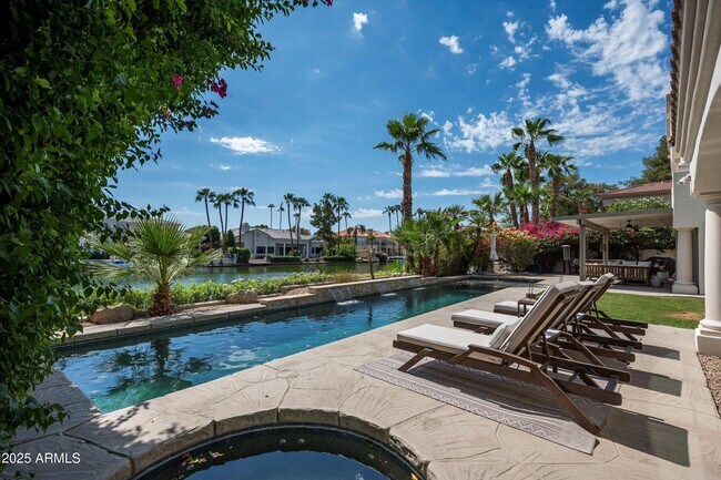 Building Photo - 1407 E Coral Cove Dr