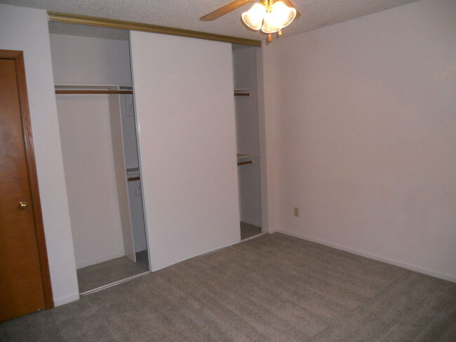 Building Photo - 2308 Lowell Dr