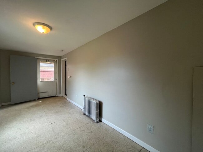 Building Photo - 1092 Edgerton St