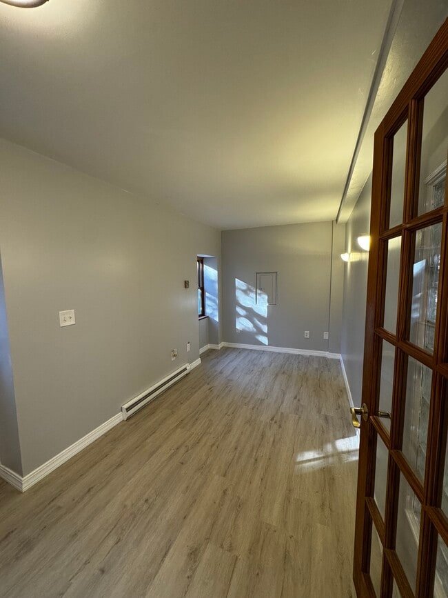 Building Photo - Barrington Brick House