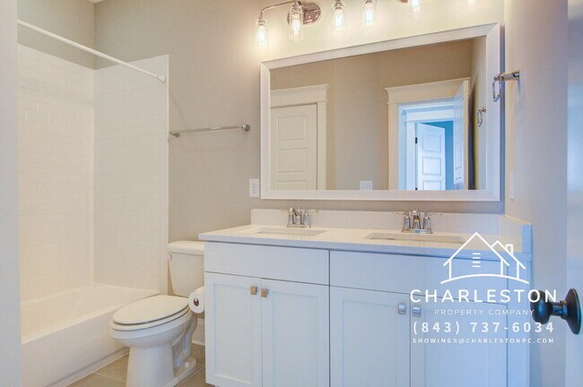 Building Photo - 1636 Juliana St