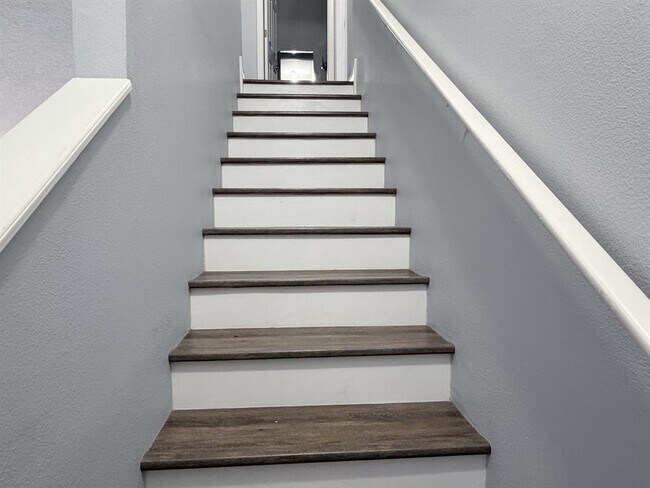 Building Photo - 5705 Tanagergrove Way