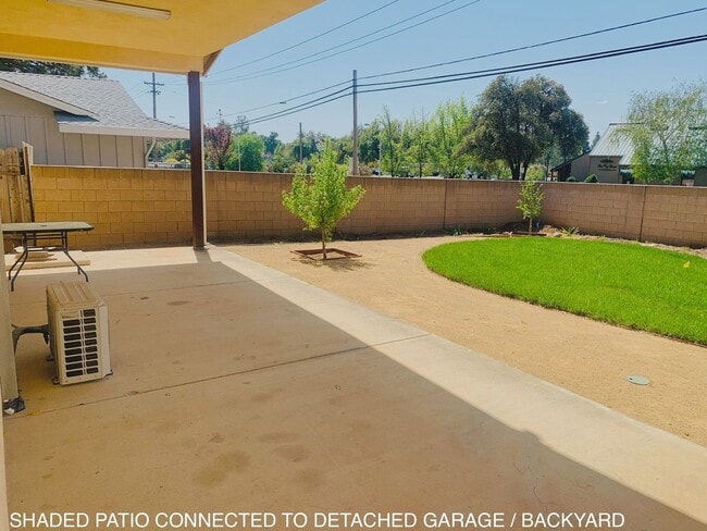 Building Photo - 3 bedroom home w/ large shop & office space!