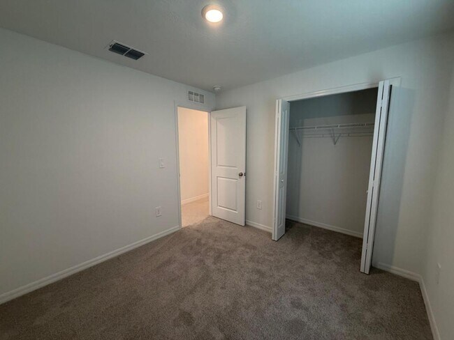 Building Photo - 2167 Lone Oak Ln