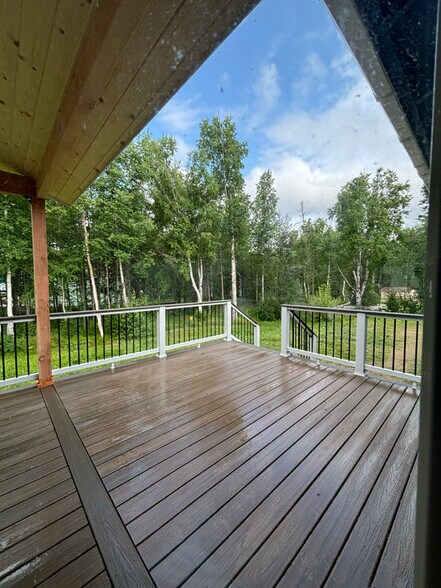 Building Photo - 716 N Pine Ridge Loop