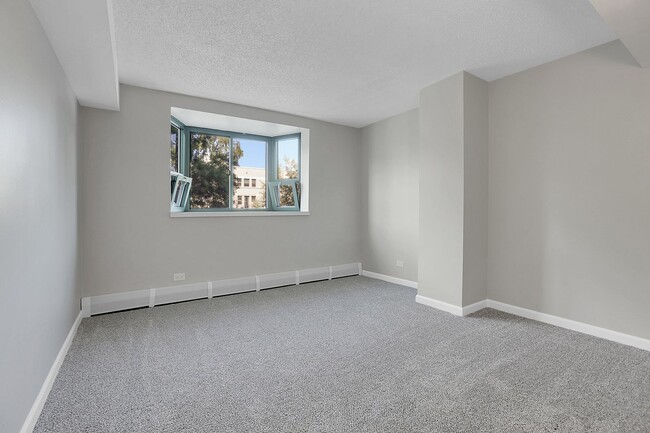 Building Photo - Remodeled 2BD, 2BA Cap Hill Condo with Bal...