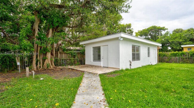 Building Photo - 1036 NW 75th St