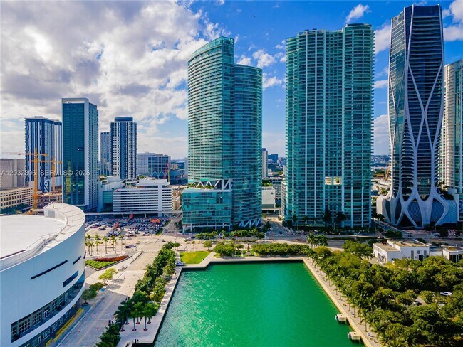 Building Photo - 888 Biscayne Blvd