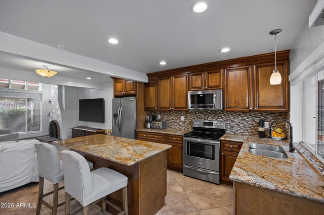 Building Photo - 7118 E Buena Terra Way