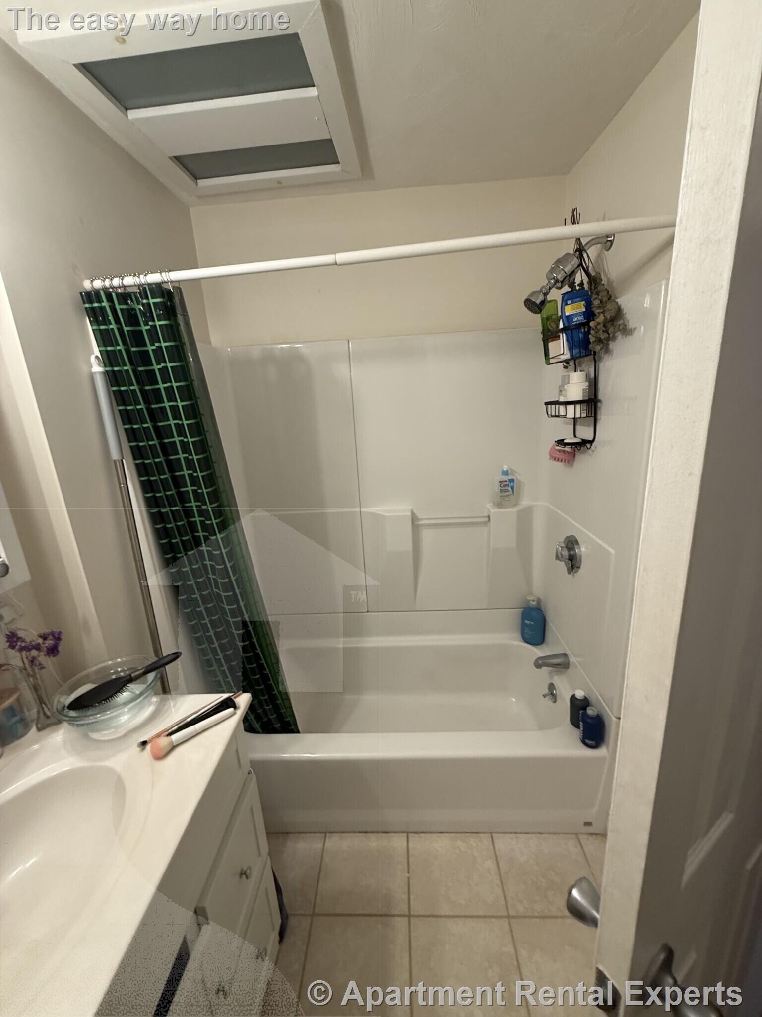 Building Photo - 1054 Cambridge St