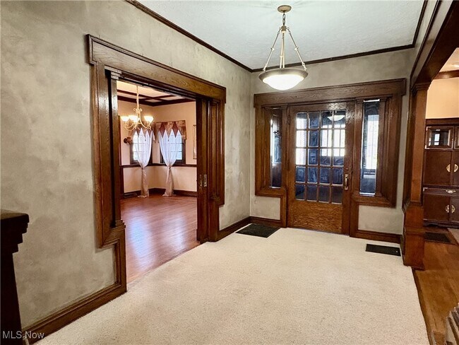 Building Photo - 607 Copley Rd