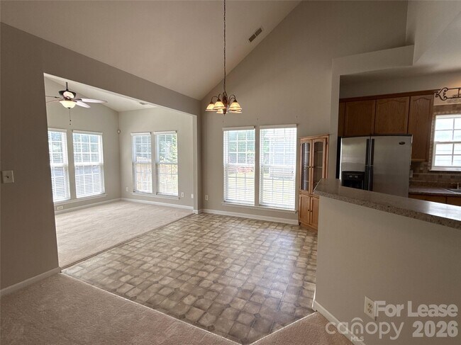 Building Photo - 2140 Pineapple Ct