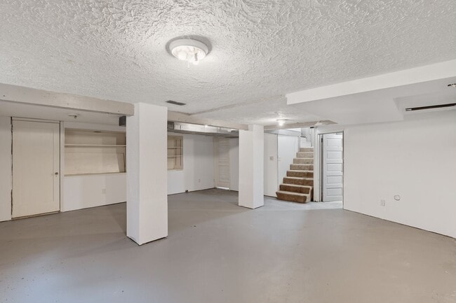 Building Photo - Charming Bungalow with Spacious Loft Suite and Large Backyard