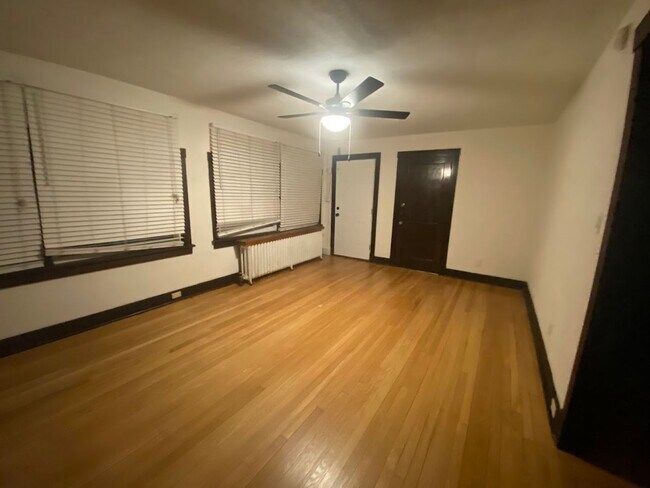 Building Photo - Newly updated 2 bedroom 1 bath Apartment for rent in Braddock!