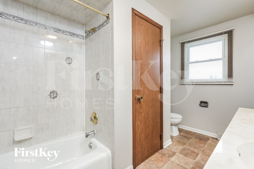 Building Photo - 744 194th St