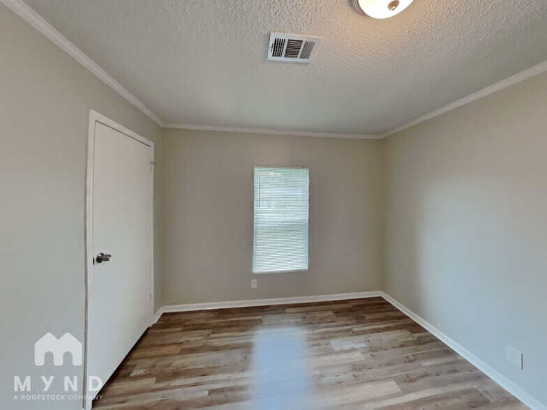 Building Photo - 214 Harrel St