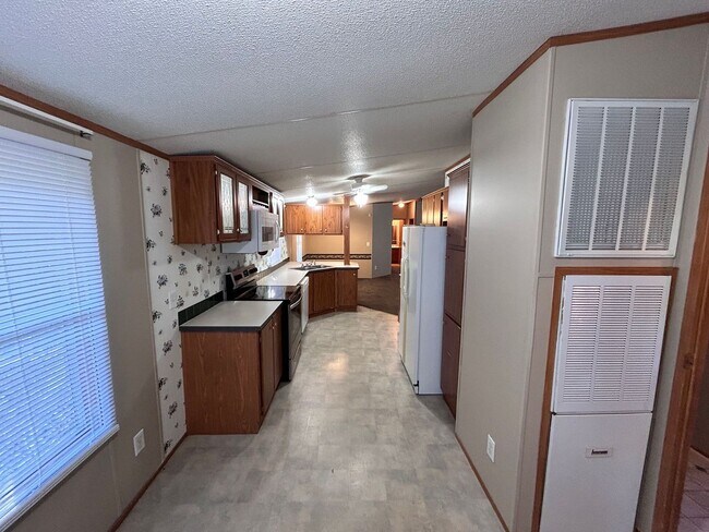 Building Photo - COZY 3 BR 2 BA located in Mount Holly  ***RENT SPECIAL : 1/2 OFF FIRST MONTH OF RENT!!!