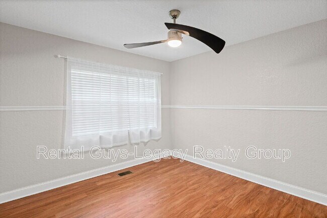 Building Photo - 3872 Marianna Rd