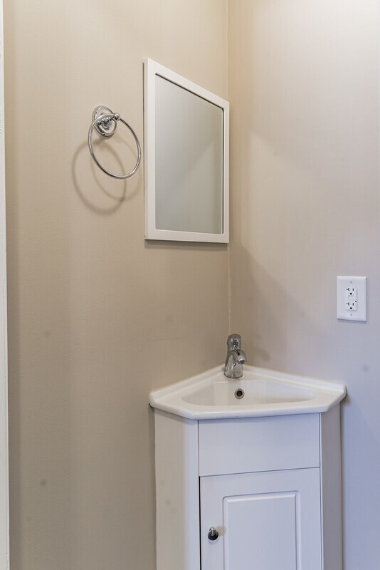 Building Photo - N1246 Walnut Rd