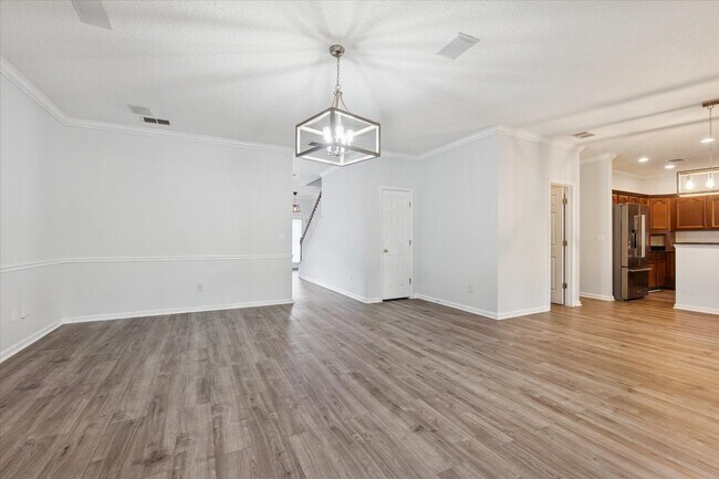 Building Photo - 140 Corral Cir