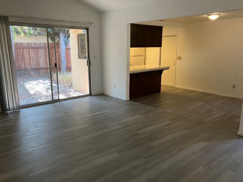 Building Photo - 1339 Princess Dr
