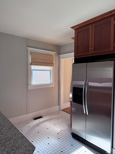 Building Photo - 2270 Holly St