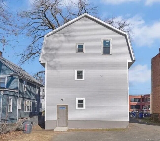 Building Photo - 213 Westland St